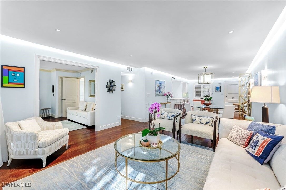 Property Photo: 280 2nd Avenue S 104 FL 34102