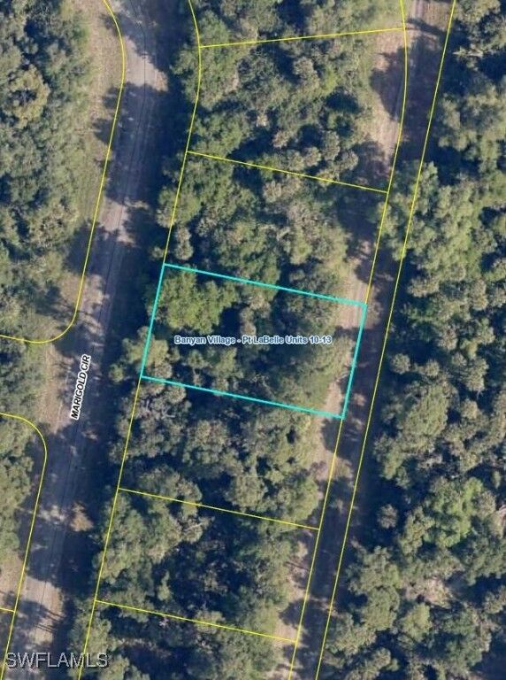 Property Photo: 544 Marigold Circle FL 33935