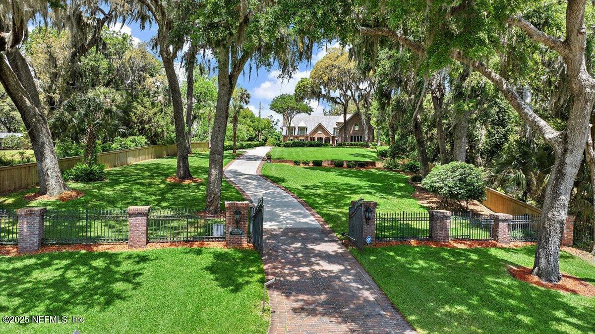 Property Photo: 12827 Ft Caroline Road FL 32225