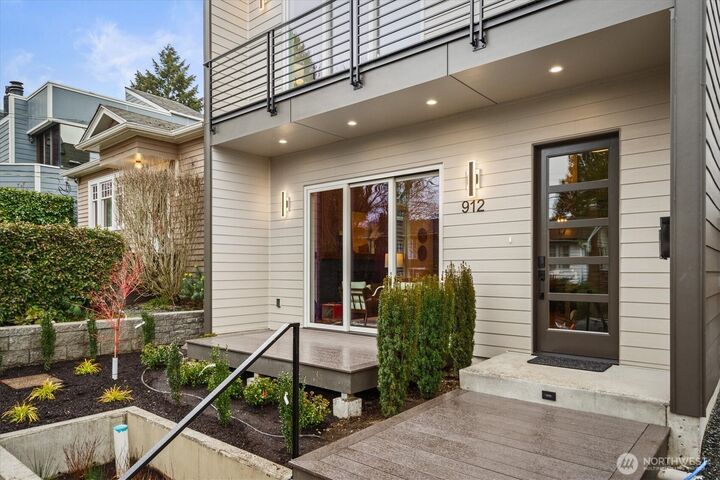 Property Photo:  912 N 76th Street  WA 98103 