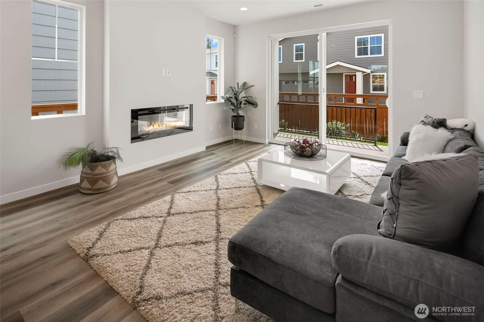 Property Photo: 523 SW 97th Street 78 WA 98106
