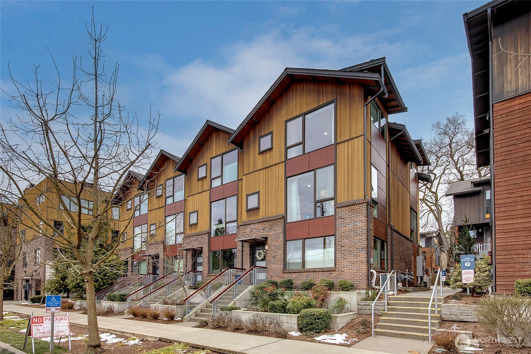 Property Photo: 6515 34th Avenue NE D WA 98115