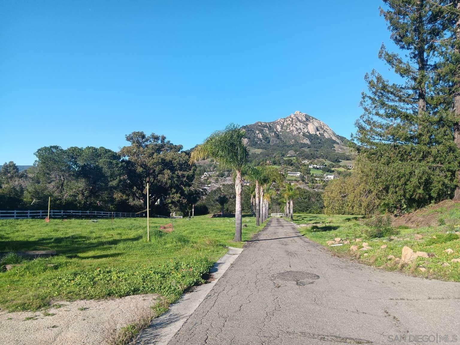 Property Photo: 500 Westmont Ave CA 93405