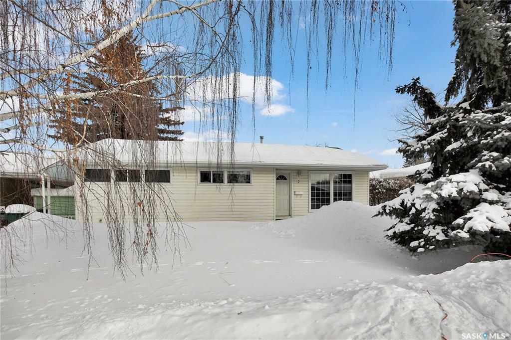 Property Photo:  7 Fraser Crescent  SK S7H 3G9 