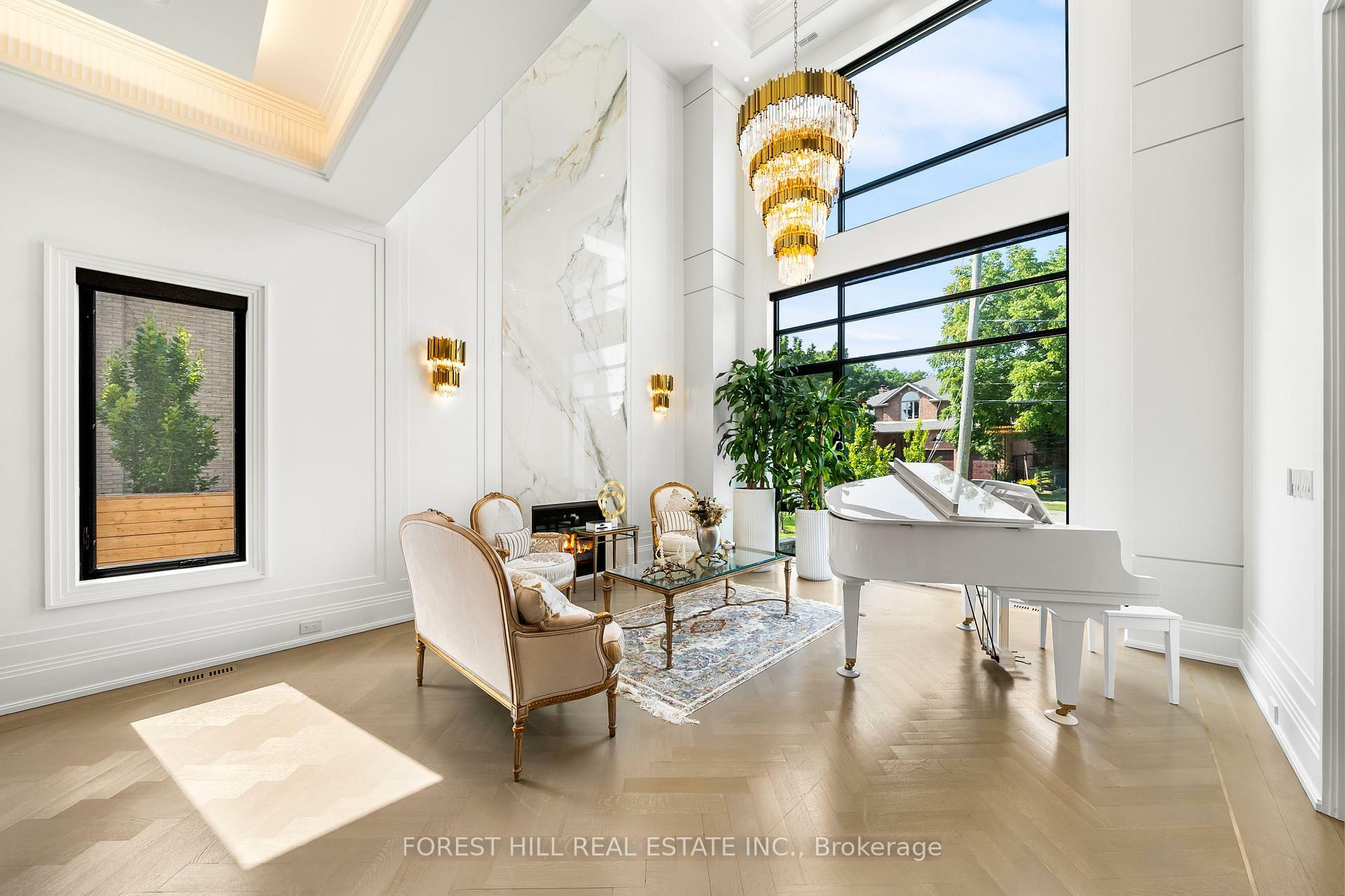 Property Photo: 390 Kerrybrook Drive ON L4C 3R1