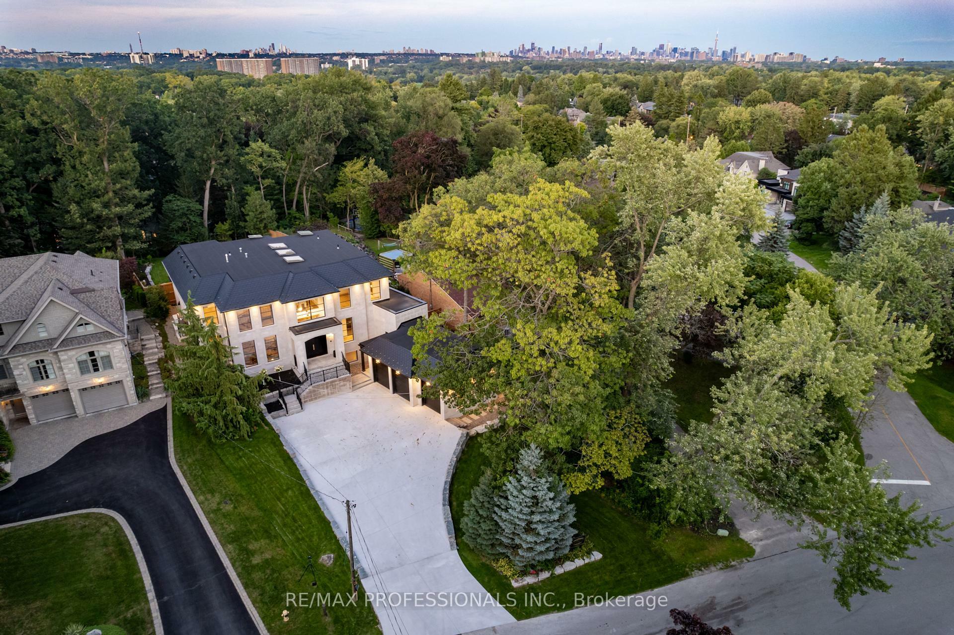 Property Photo: 15 Edenbrook Hill ON M9A 3Z7