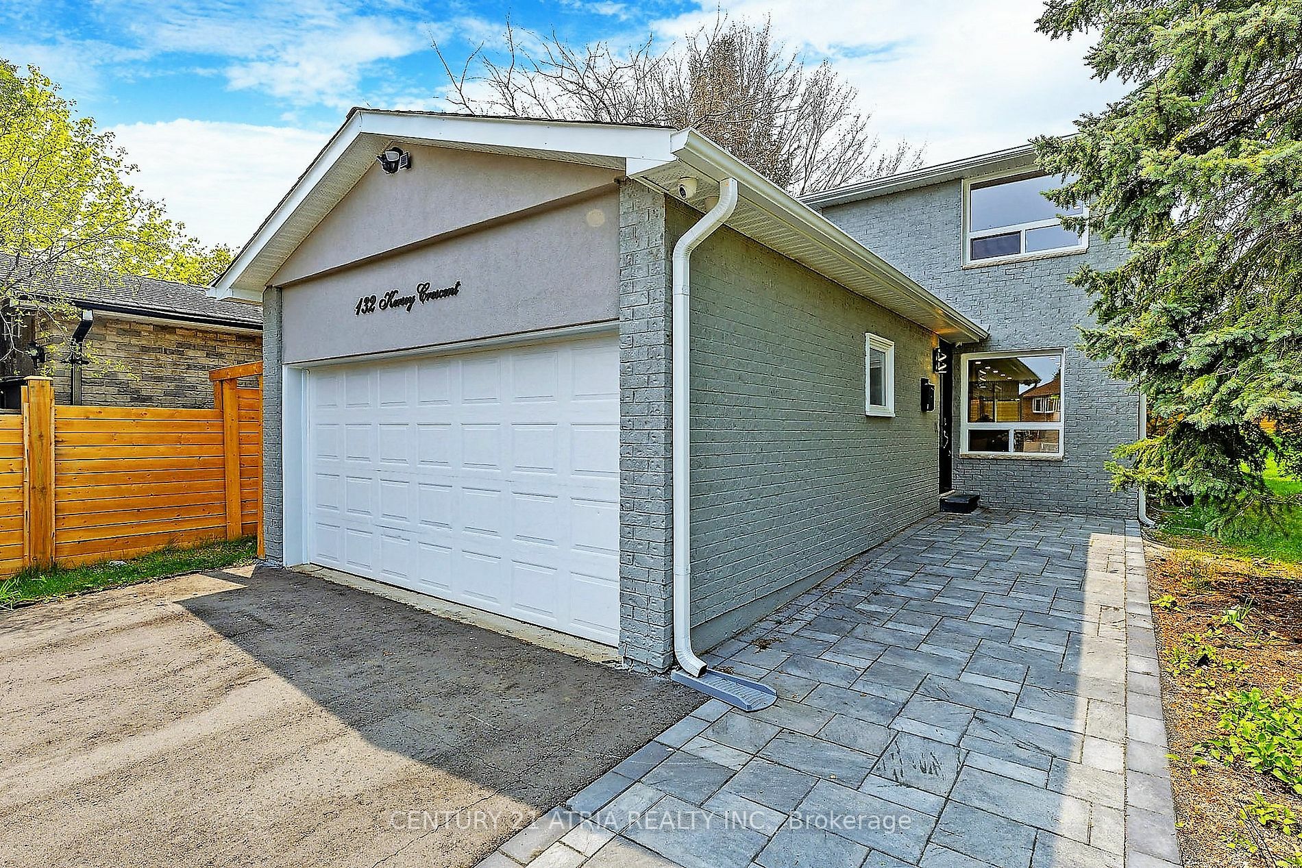 132 Kersey Cres  Richmond Hill ON L4C 5V8 photo