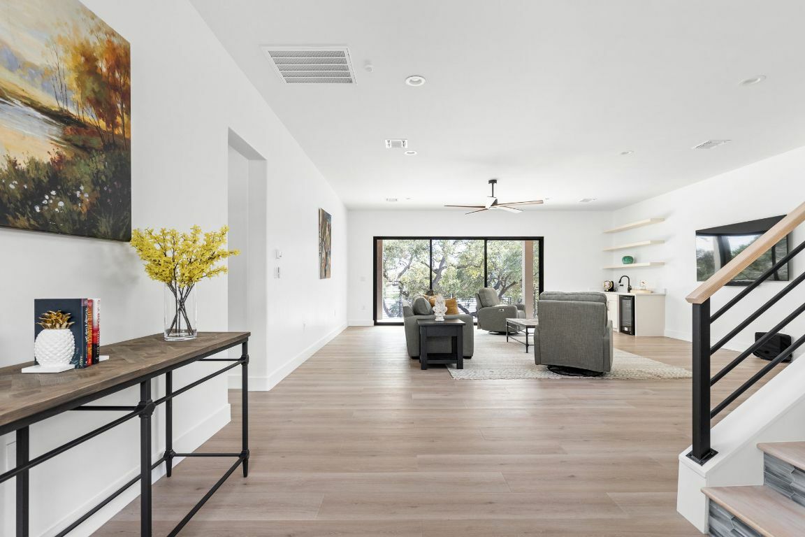 Property Photo: 1105 Oak Hurst Road TX 78734