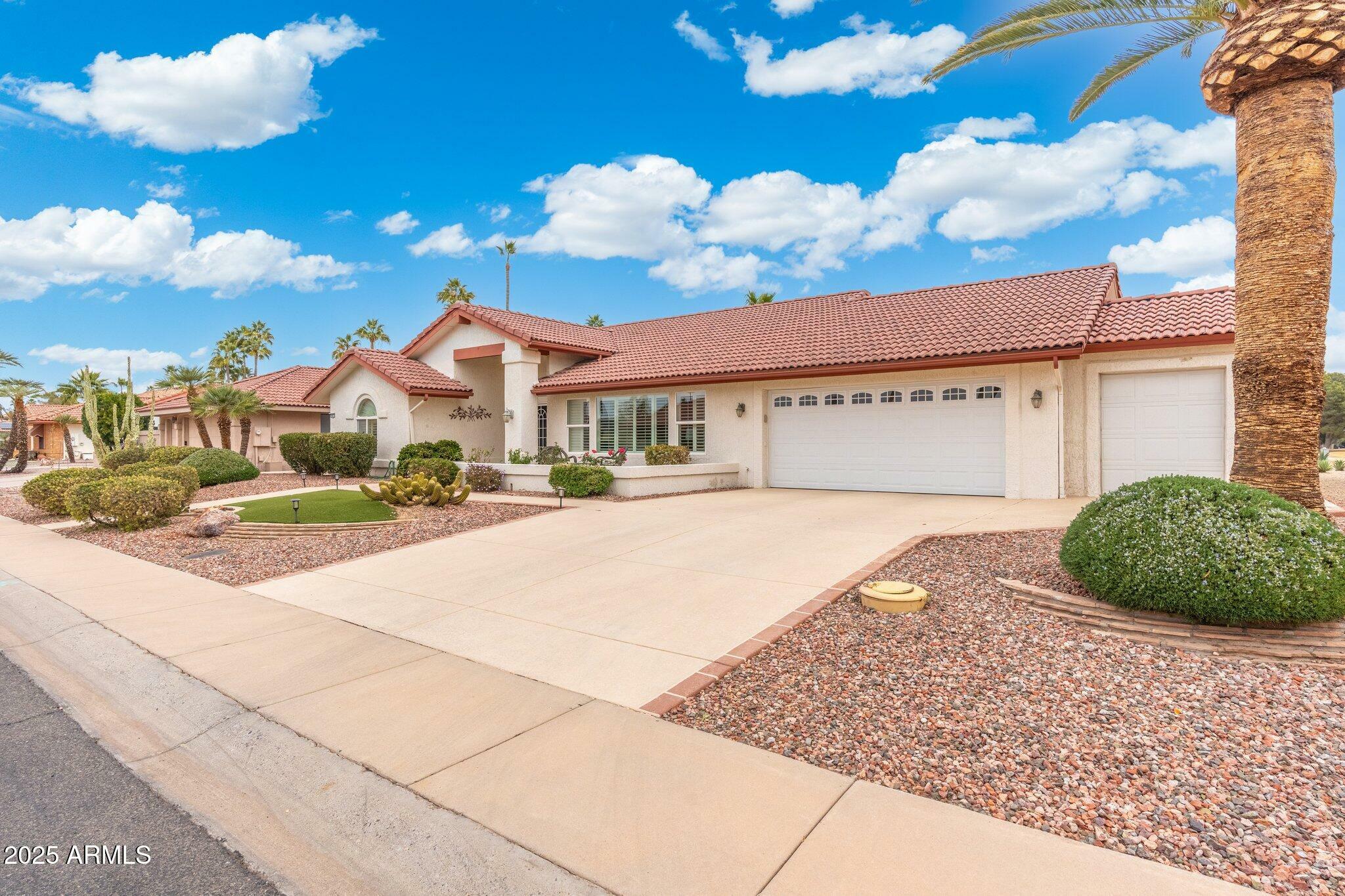 Property Photo:  20827 N Stonegate Drive  AZ 85375 