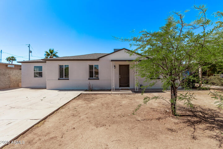 Property Photo: 3035 W Pierce Street AZ 85009
