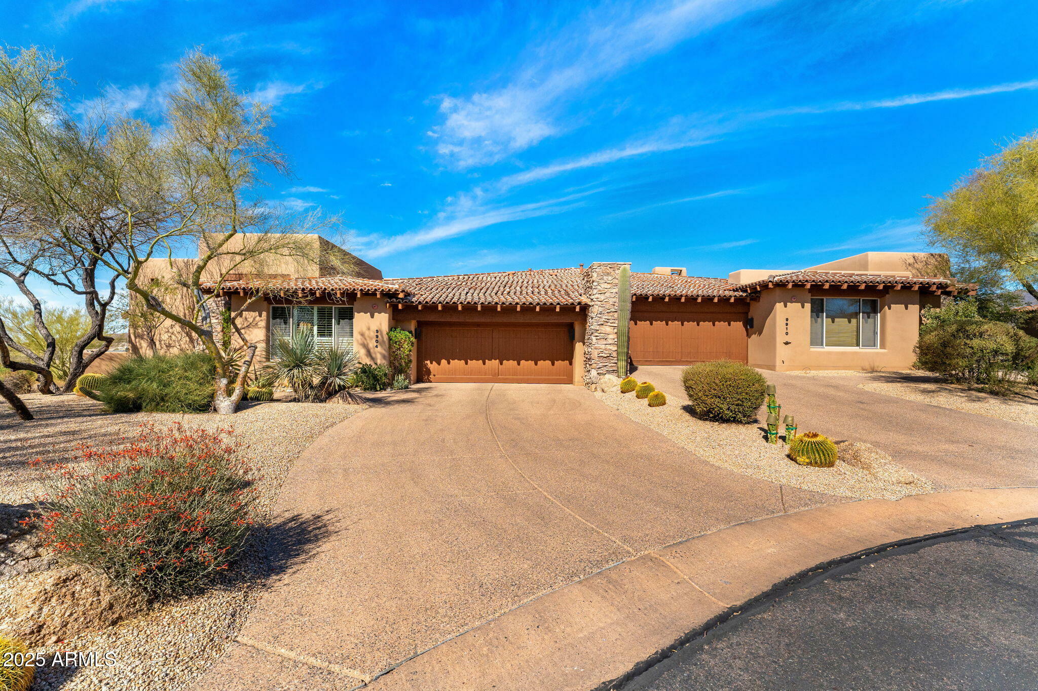 Property Photo: 9904 E Lookout Mountain Drive AZ 85262