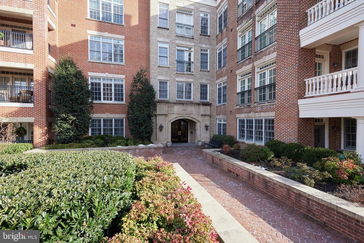 Property Photo:  540 Second Street 202  VA 22314 