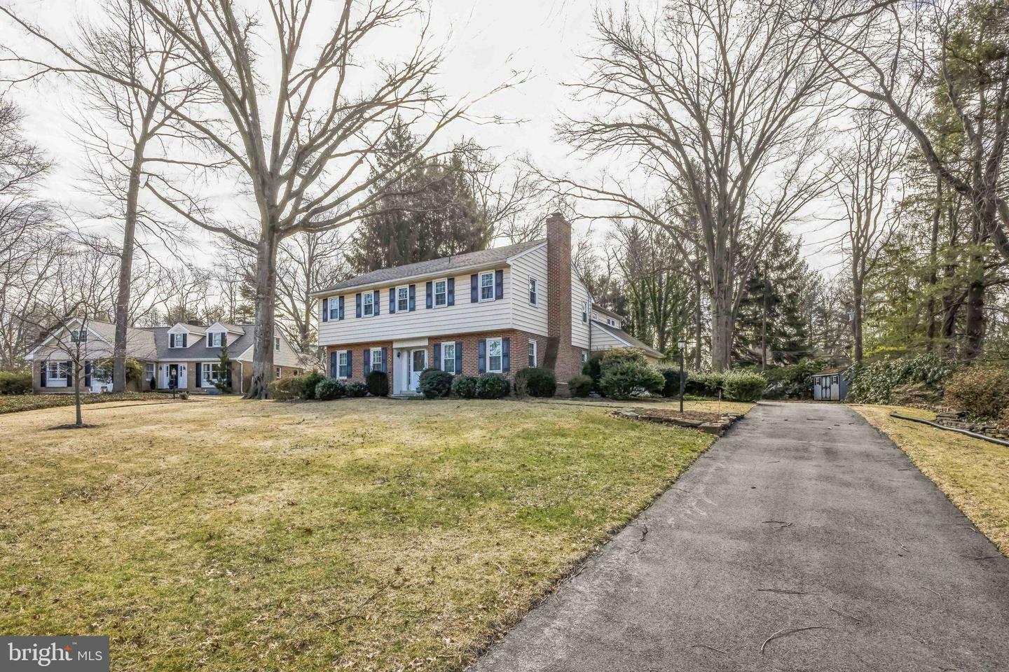 Property Photo:  4 Little Leaf Court  DE 19810 