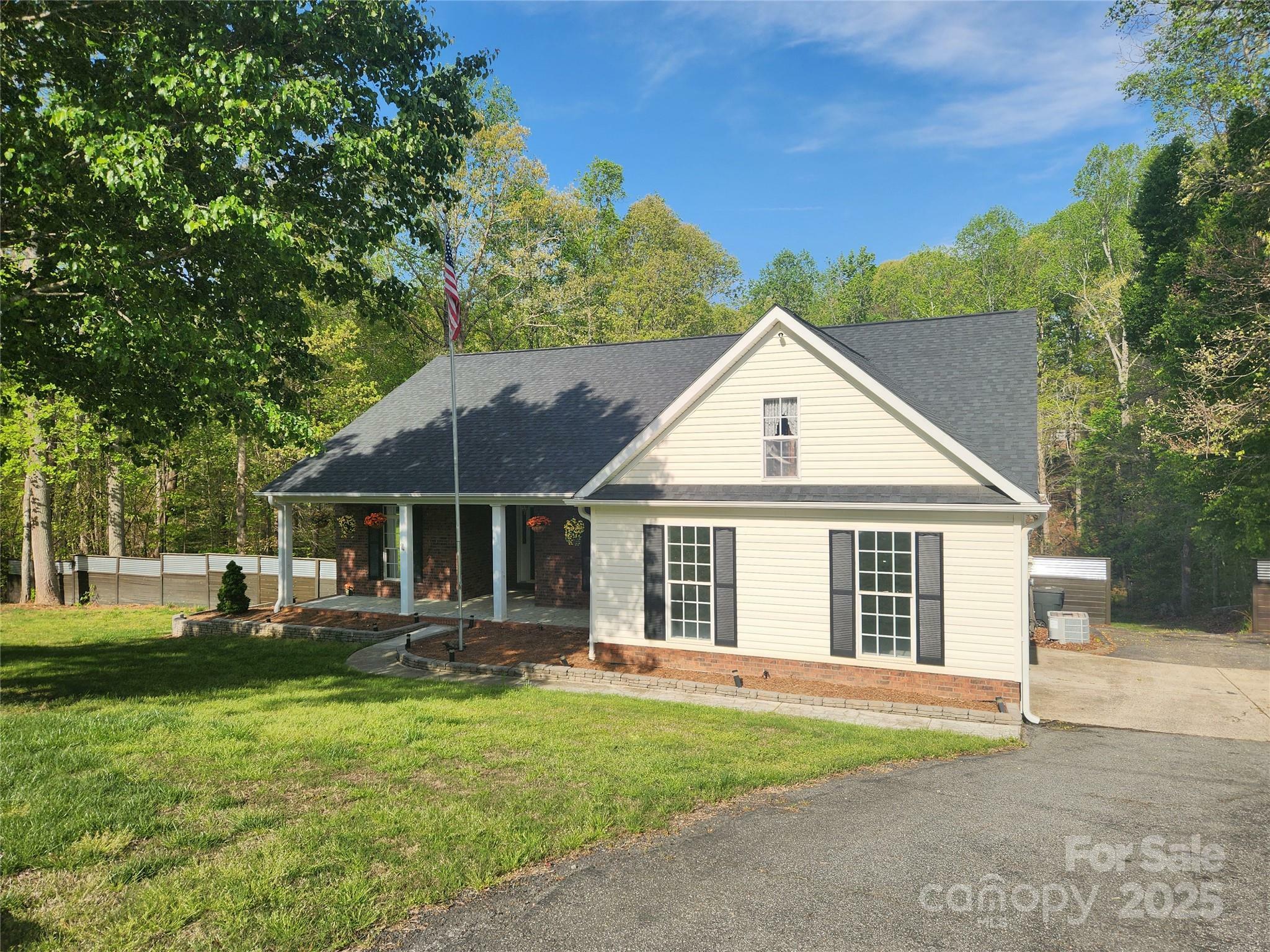 Property Photo: 888 Brevard Place Road NC 28080