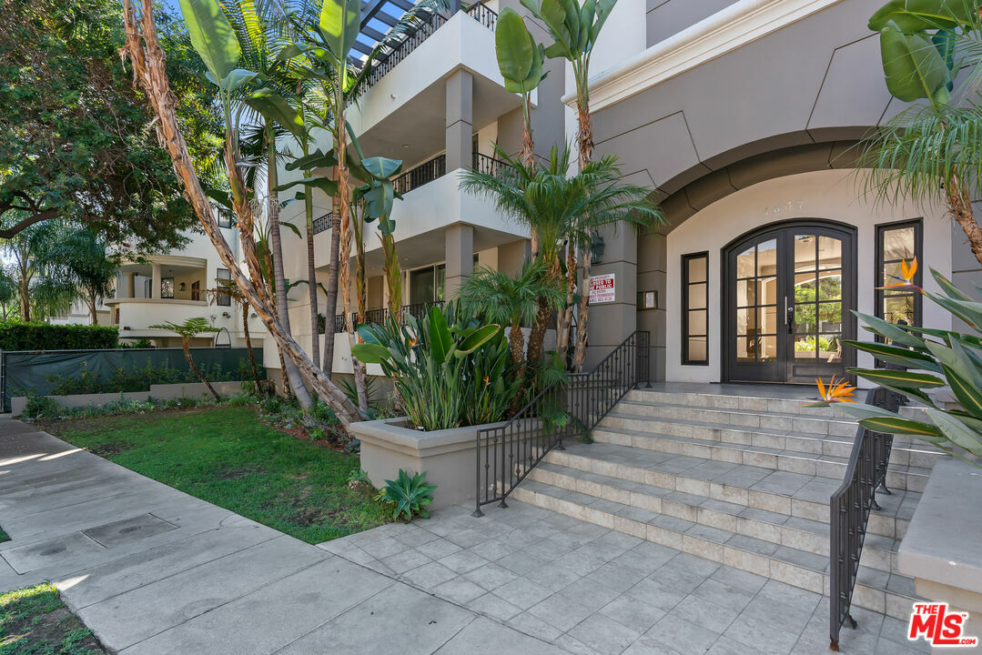 Property Photo:  4637   Willis Ave 207  CA 91403 