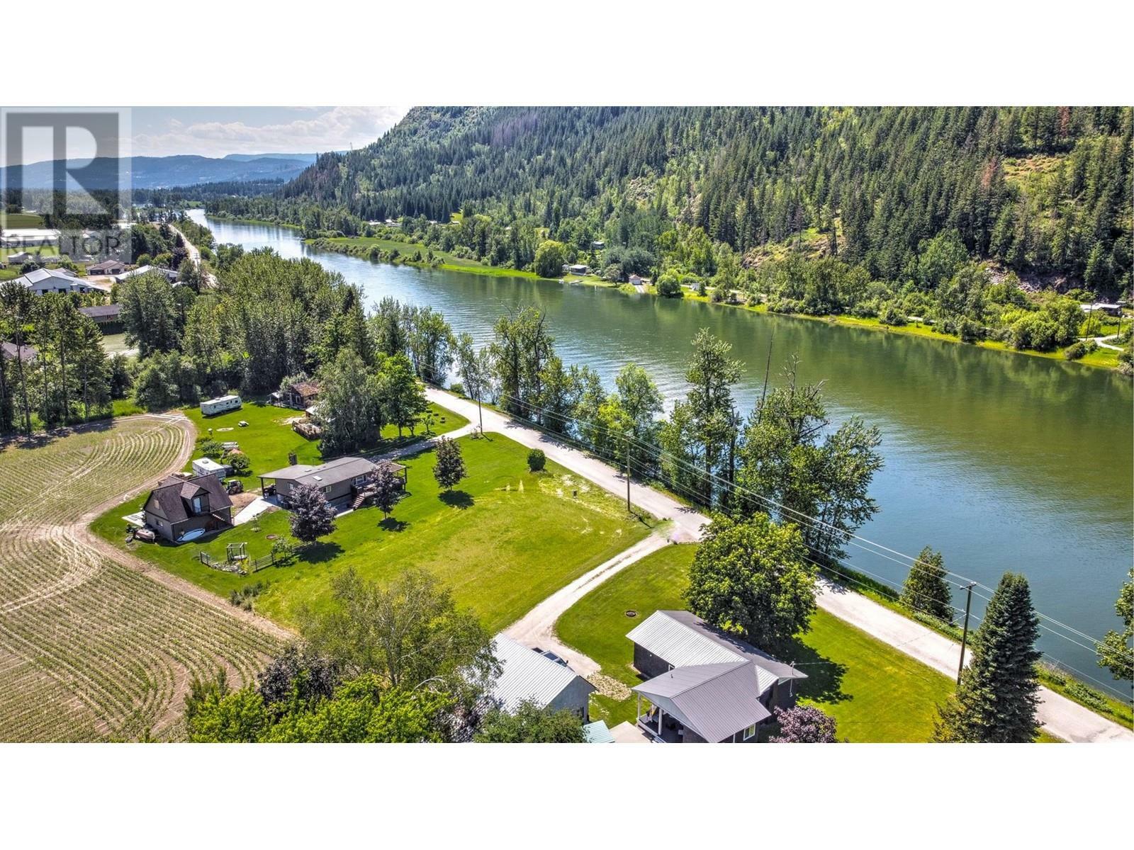 Photo de la propriété: 311 Riverside Road BC V0E 2K0