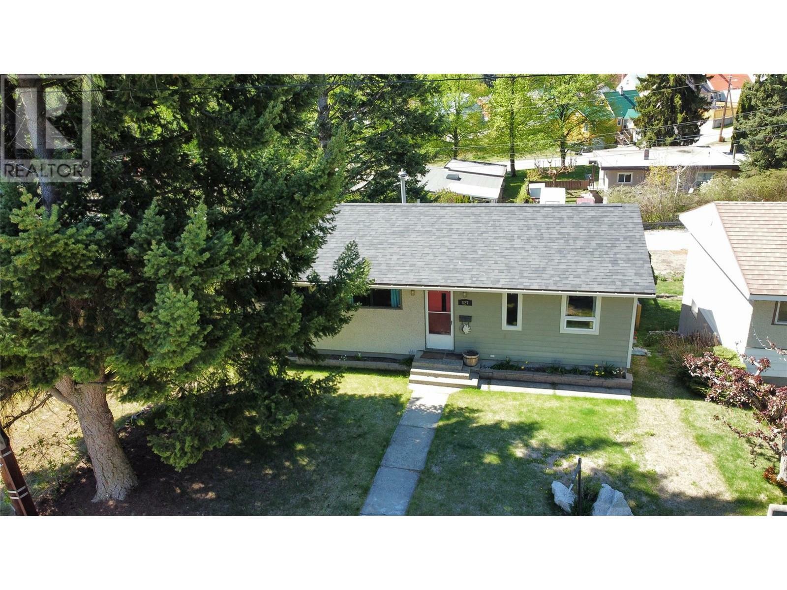 Property Photo: 827 Burns Avenue BC V1R 2G2
