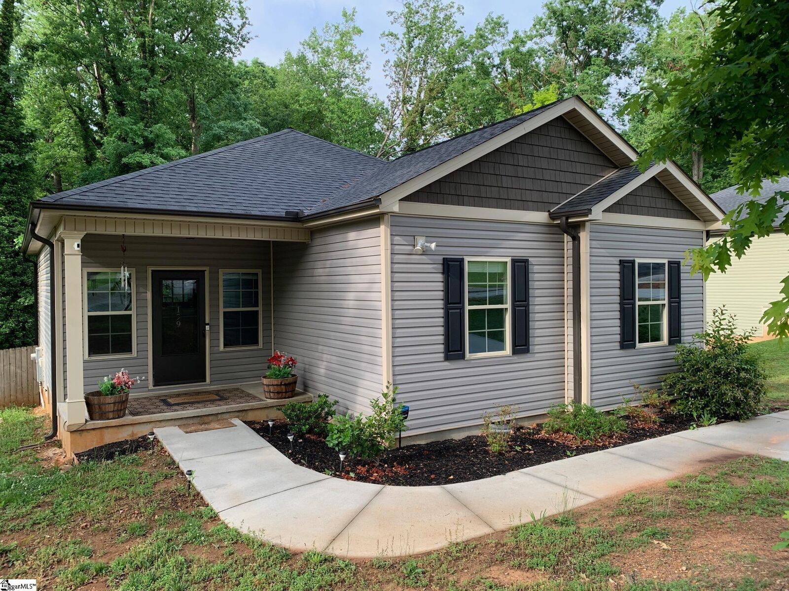 Property Photo: 199 Tanglewylde Drive SC 29301