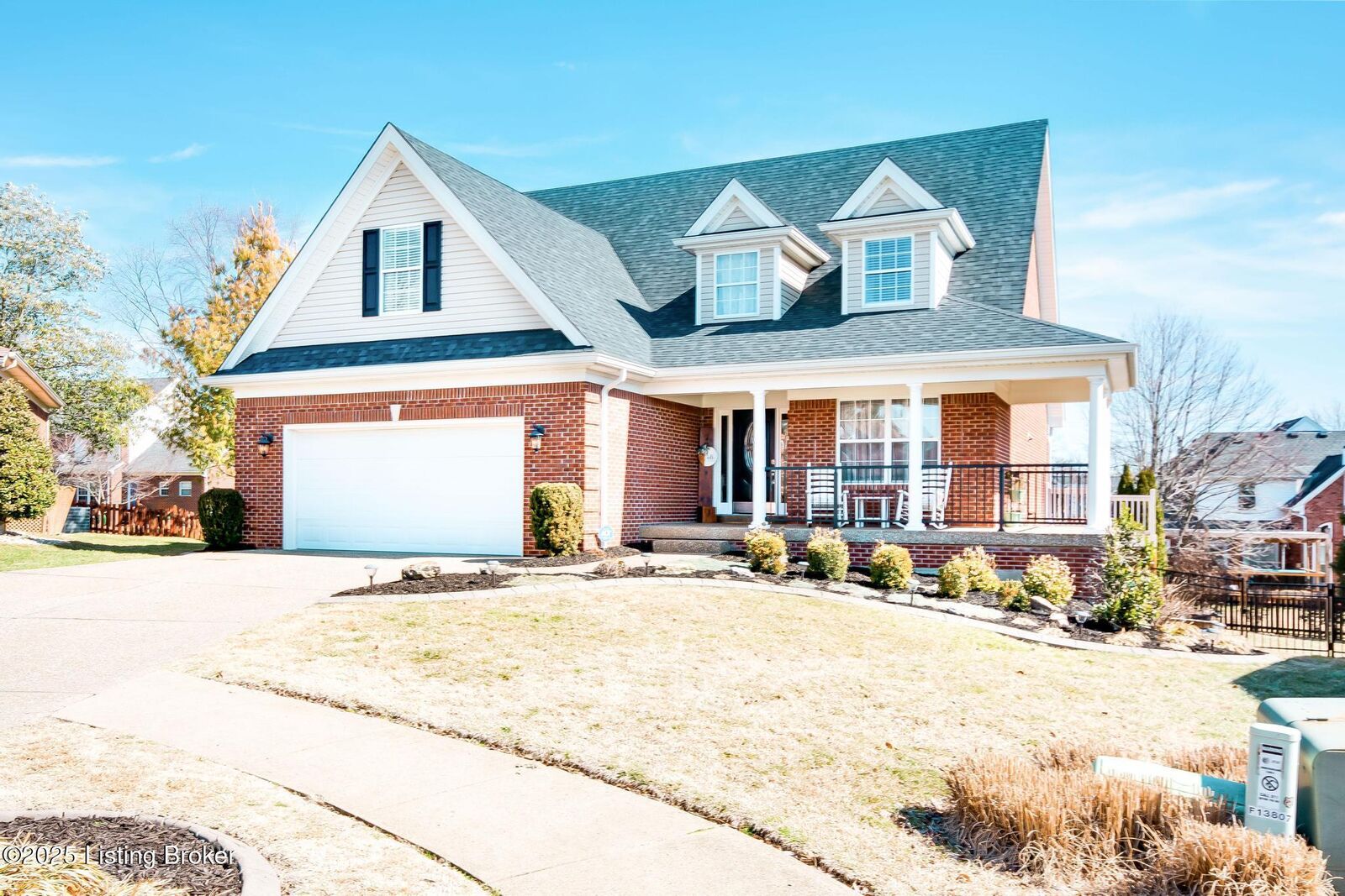 Property Photo: 13805 Lakemont Ct KY 40299