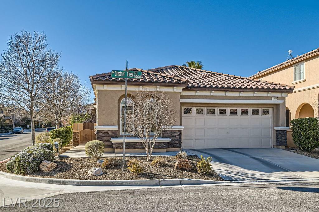 Property Photo:  1045 Chestnut Chase Street  NV 89138 