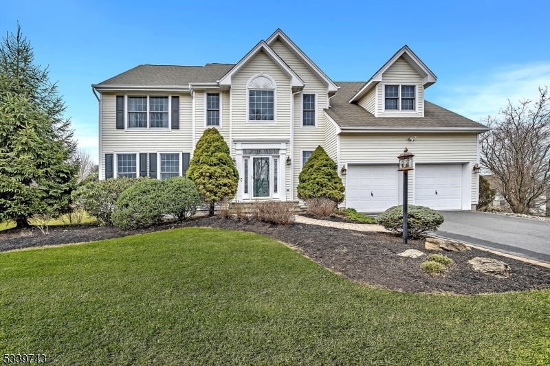 Property Photo: 19 Heritage Hills Ct NJ 08558
