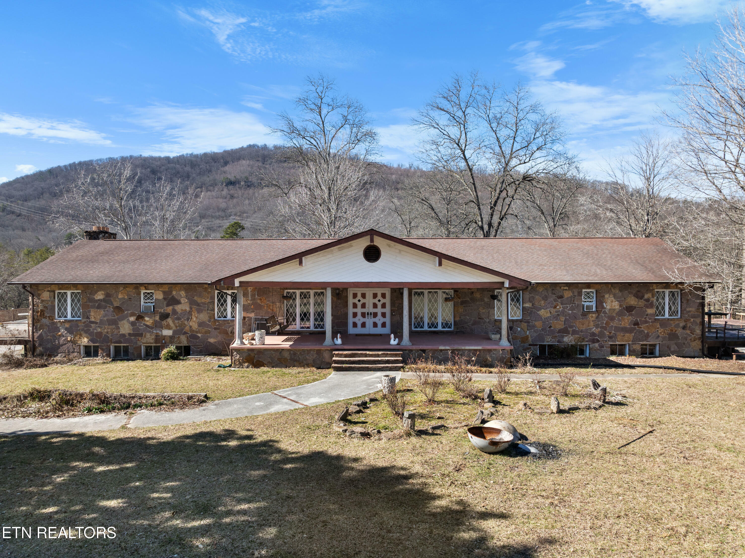 Property Photo:  256 Ensley Lane  TN 37819 