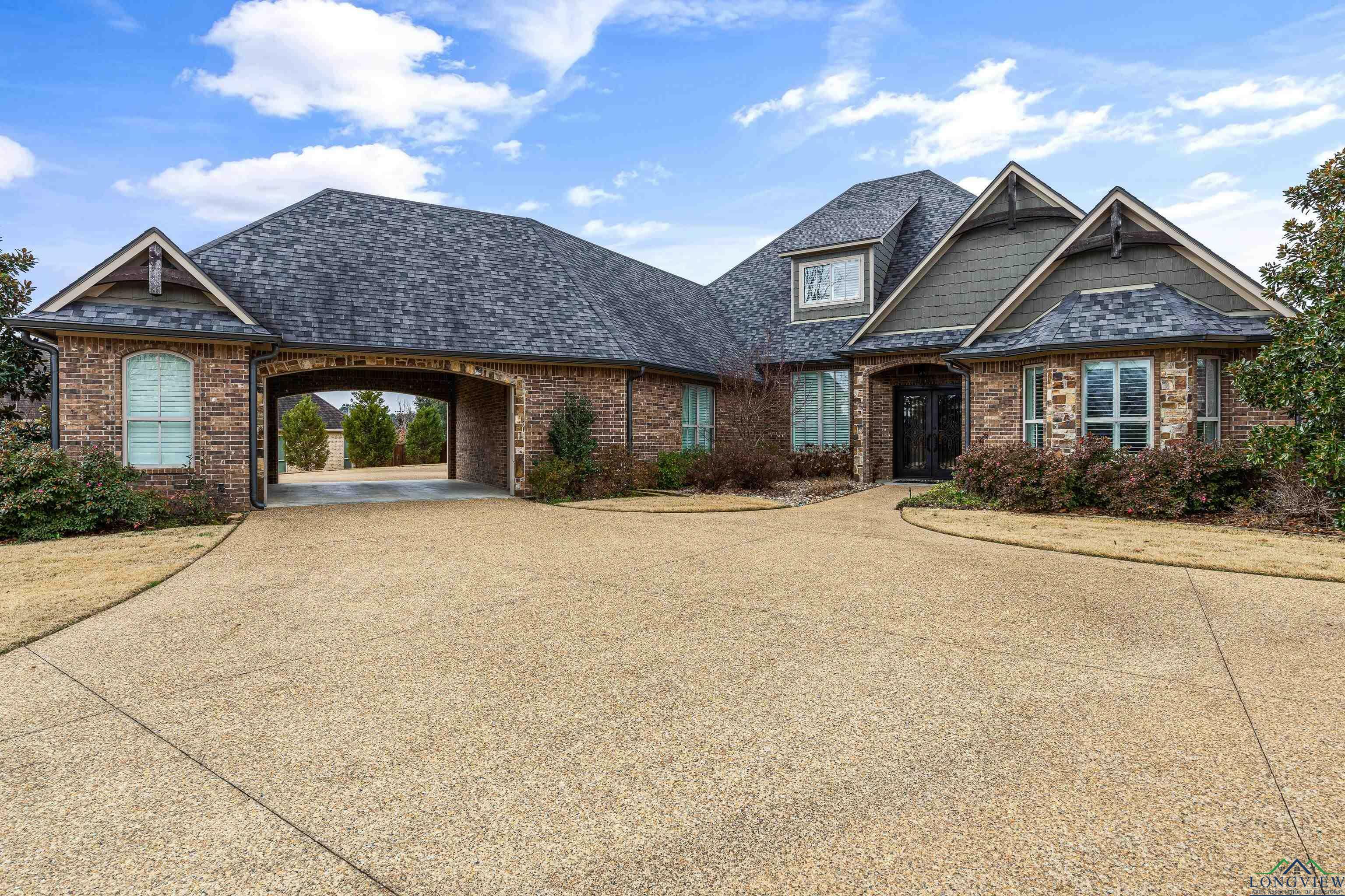 Property Photo:  3401 Oak Hill Trail  TX 75605 