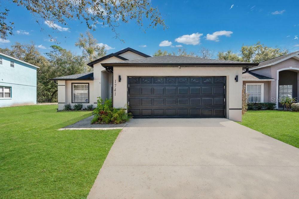Property Photo: 1741 Sage Creek Court FL 32824