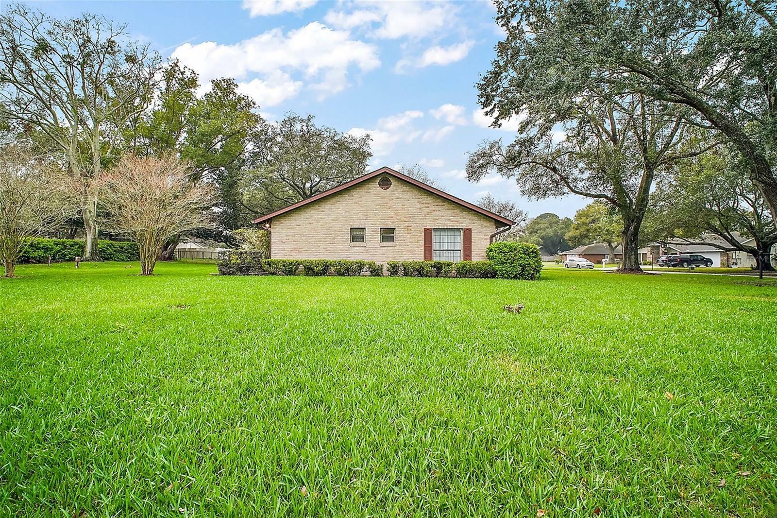 Property Photo: 10122 Canterbury Drive FL 34788