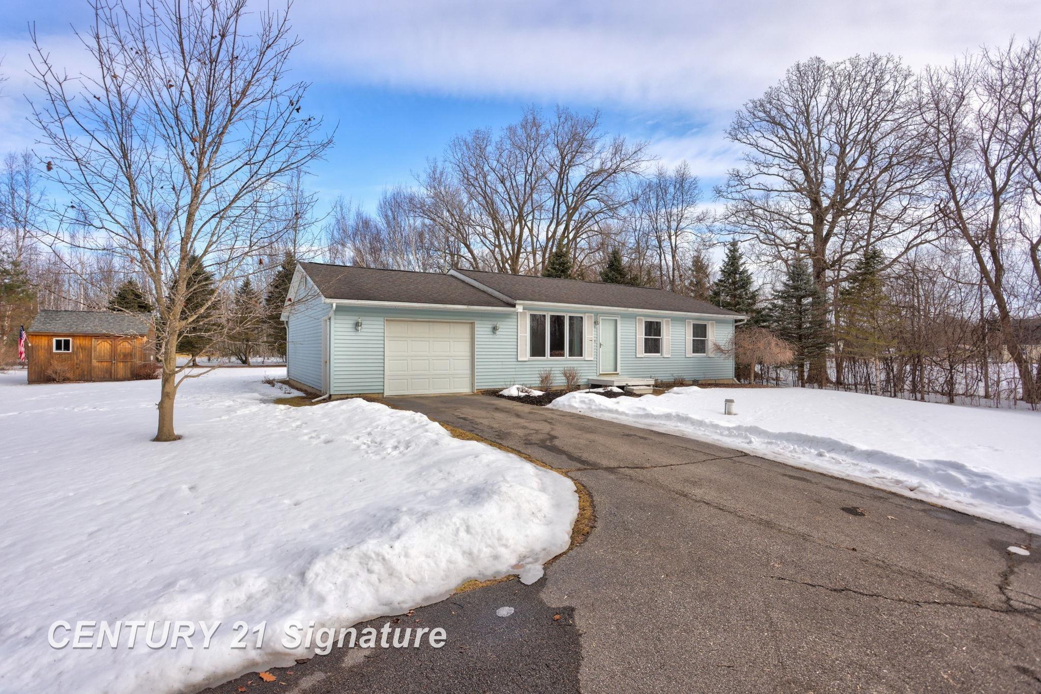 Property Photo: 7262 Kochville Road MI 48623