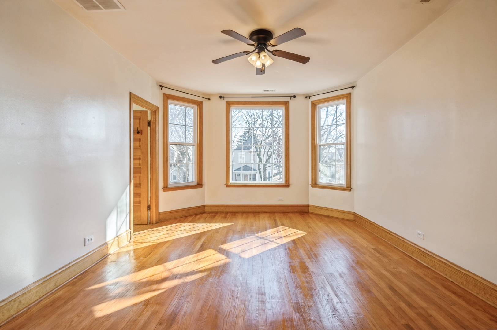 Property Photo:  3400 N Keeler Avenue 2  IL 60641 