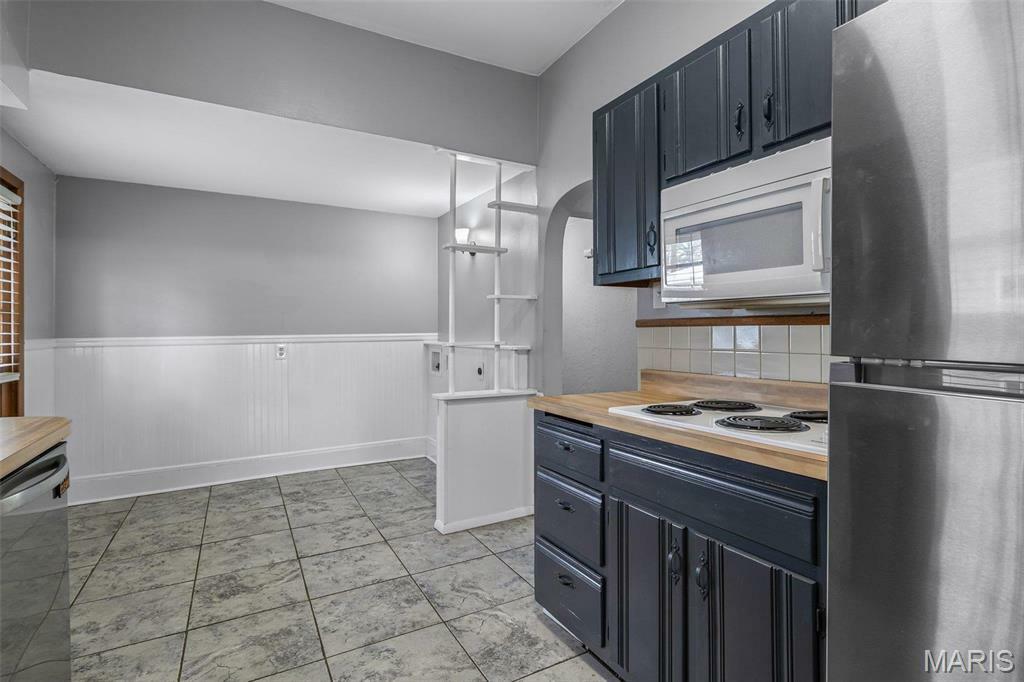 Property Photo: 409 Jefferson Avenue MO 63019