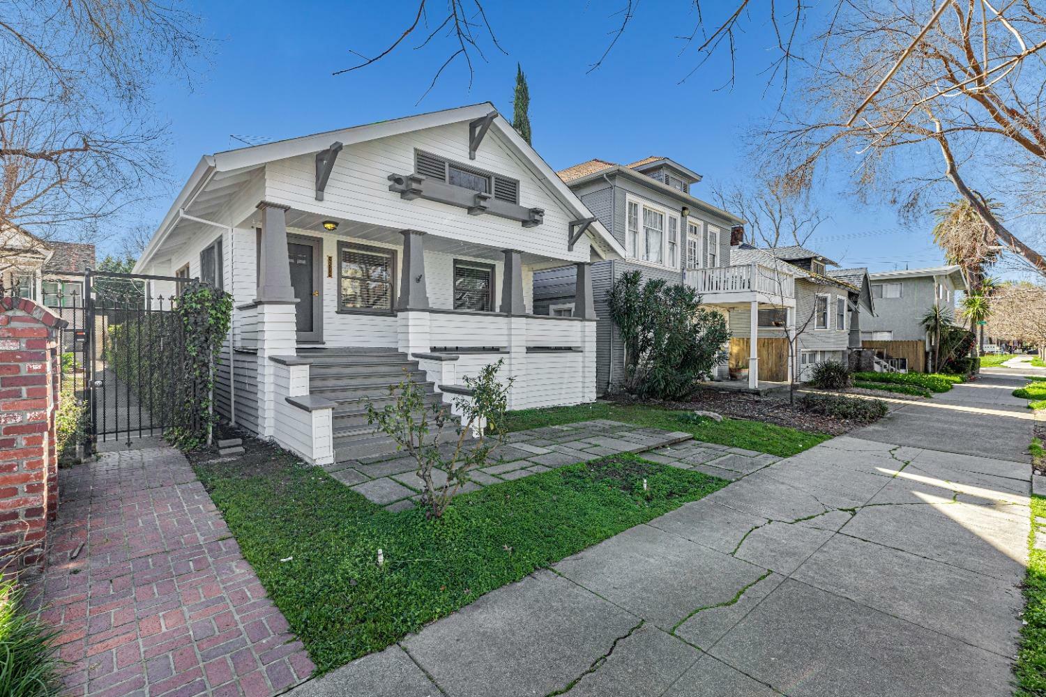 Property Photo:  2514 N Street  CA 95816 