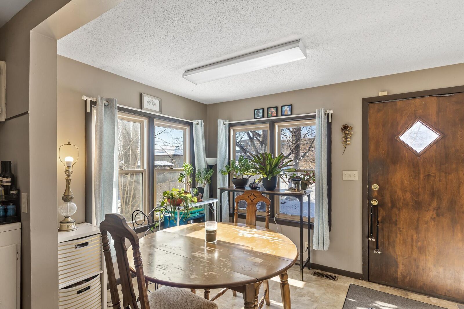 Property Photo:  3828 Snelling Avenue  MN 55406 