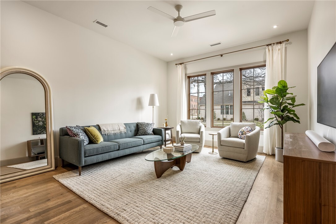 Property Photo:  445 NW C Street  AR 72712 