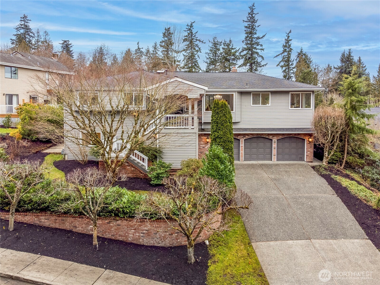 Property Photo:  5110  Narbeck Avenue  WA 98203 