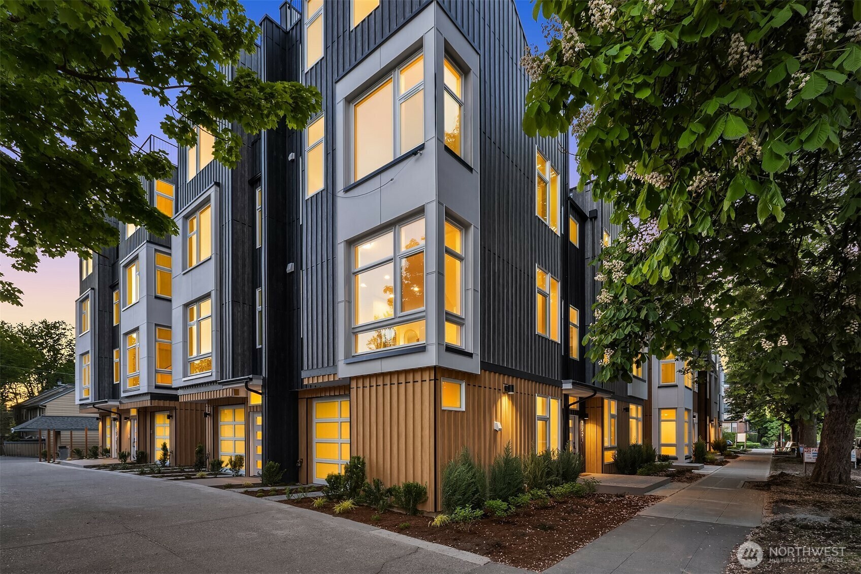 Property Photo: 1717 17th Avenue WA 98122