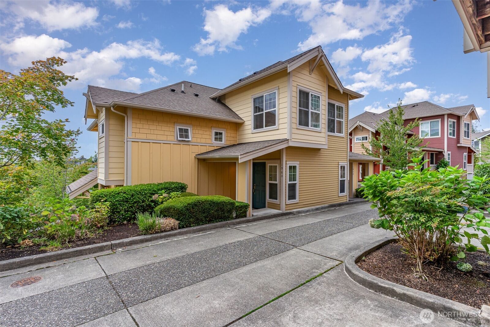 Property Photo:  1960  17th Avenue NE  WA 98029 