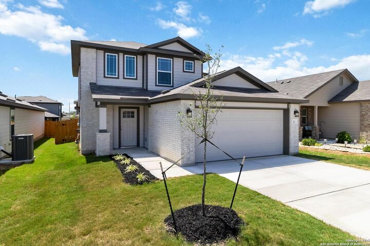 5923 Willow Point Blvd  San Antonio TX 78219 photo