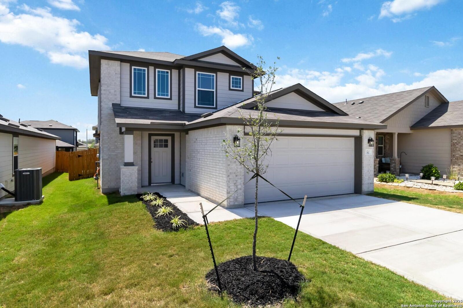 Property Photo: 5923 Willow Point Blvd TX 78219