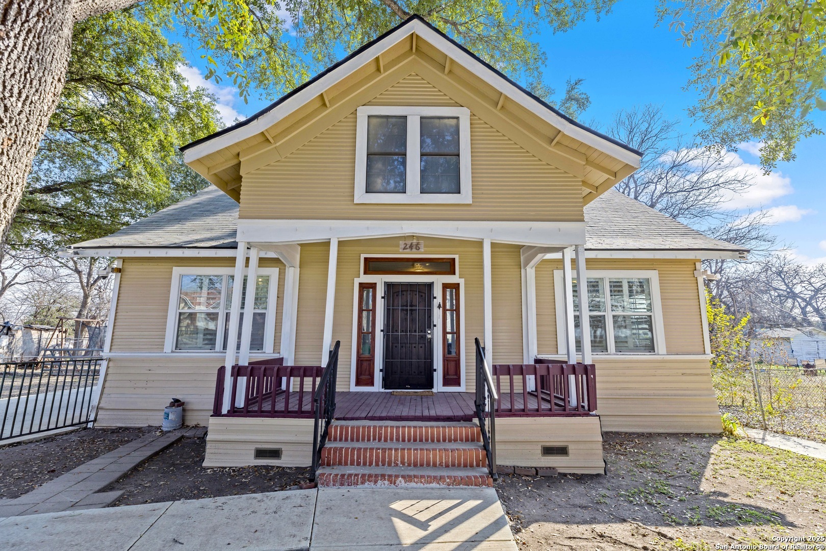 Property Photo:  246 Felisa St  TX 78210 