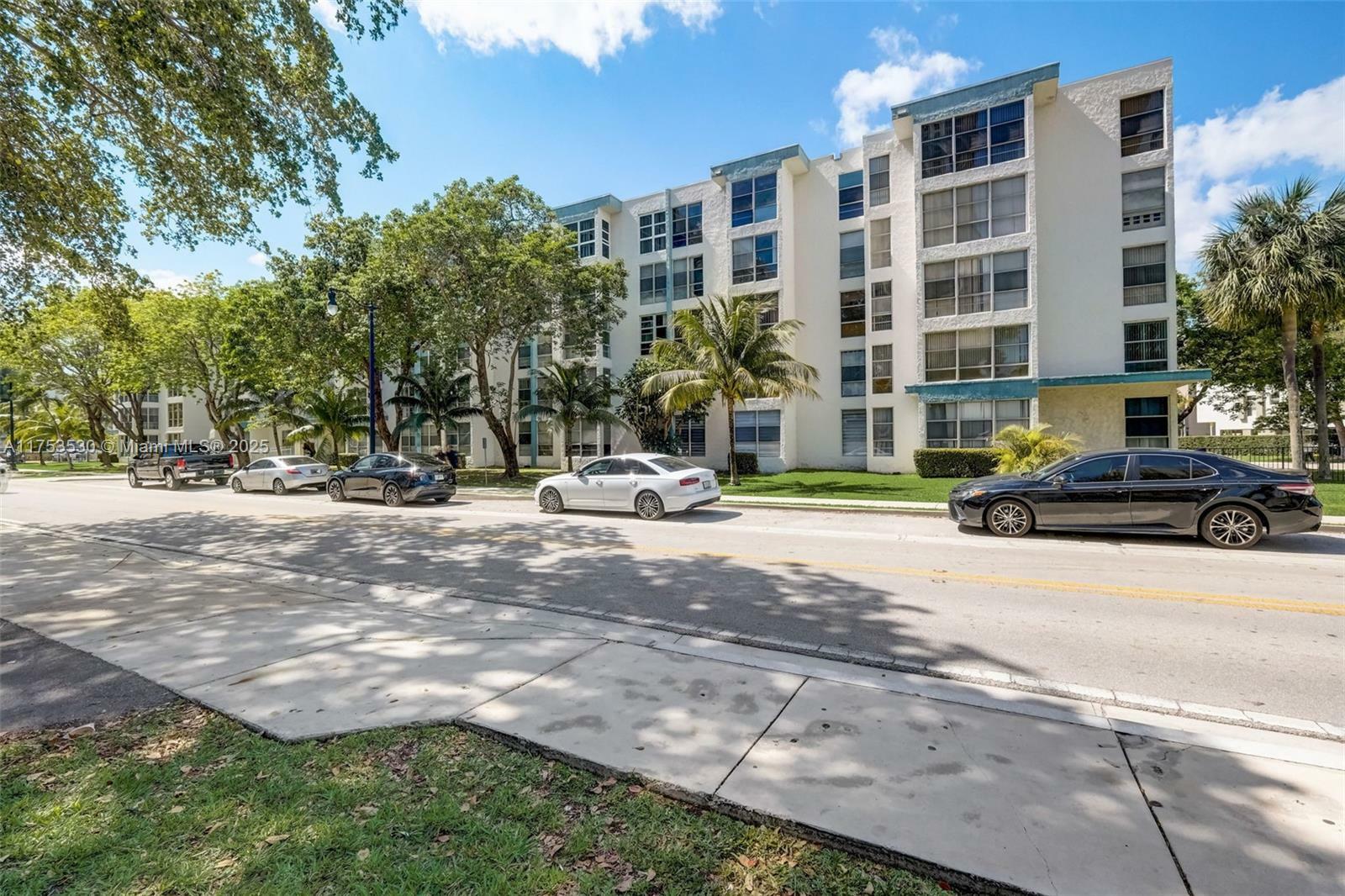 Property Photo: 17620 Atlantic Blvd 315 FL 33160