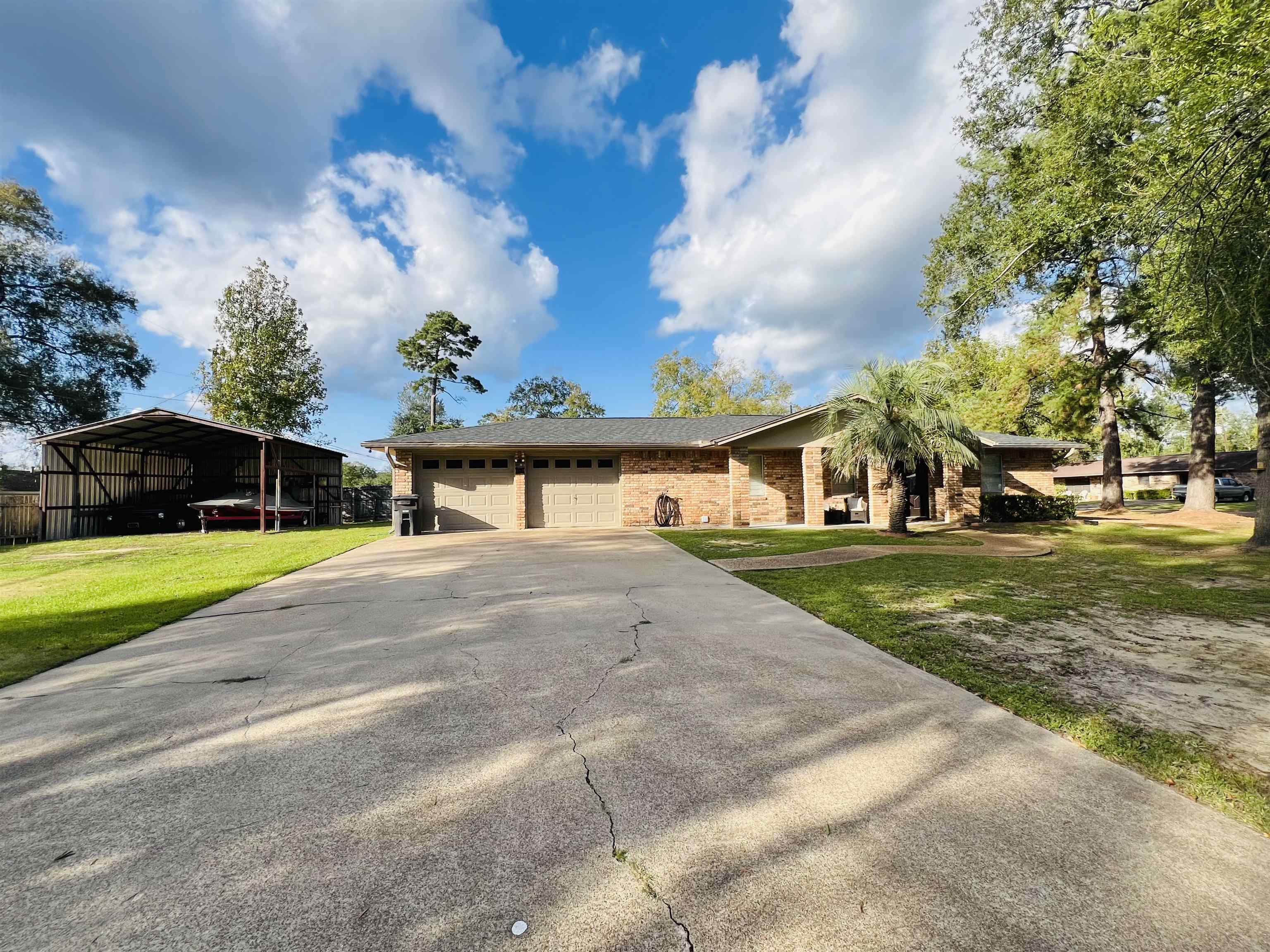 Property Photo: 335 Slagle Dr TX 77662