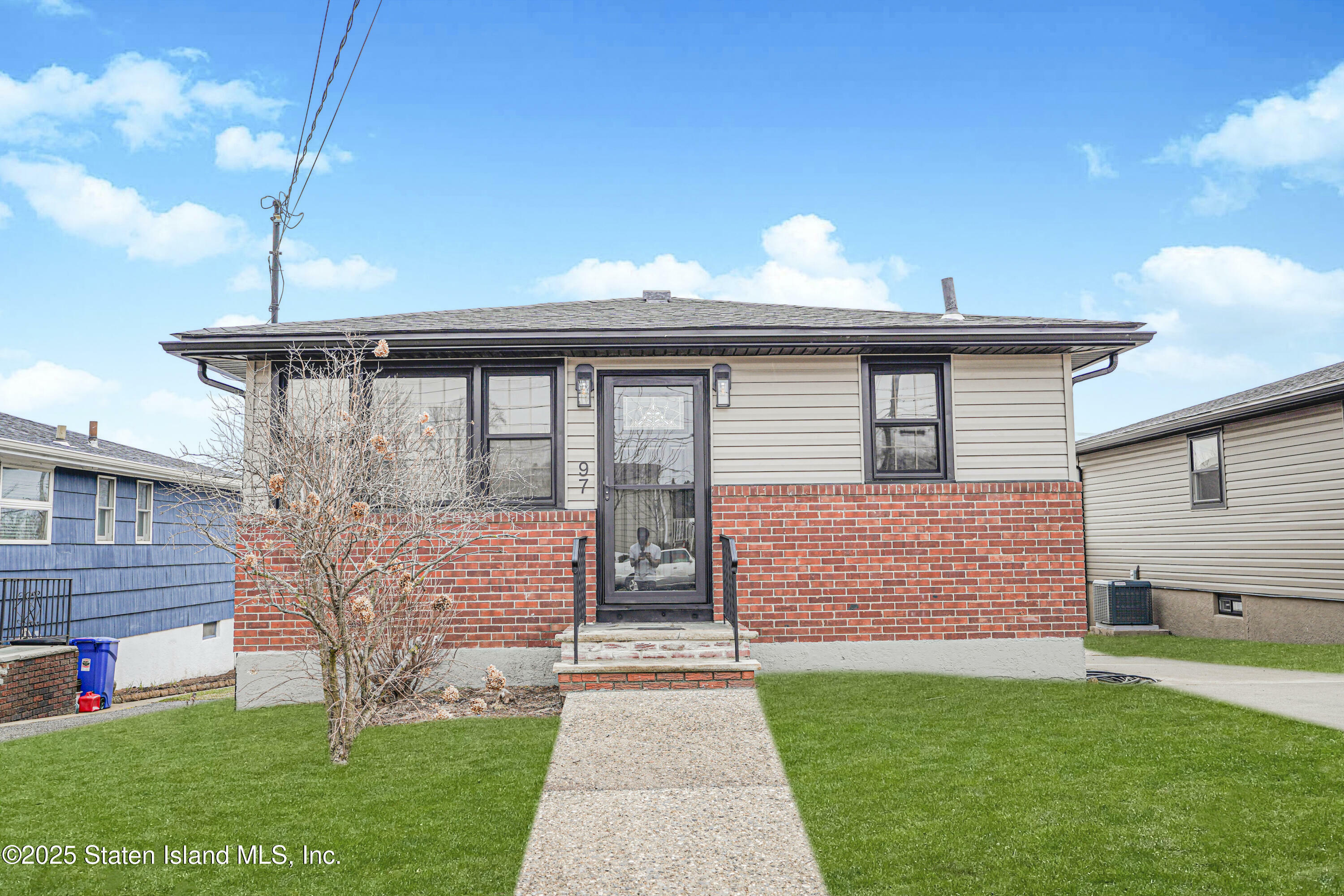 Property Photo:  97 Preston Avenue  NY 10312 