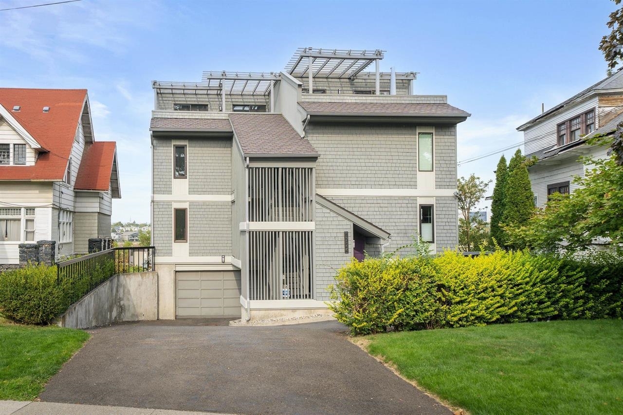 Property Photo: 1724 W Riverside Ave 2 WA 99201