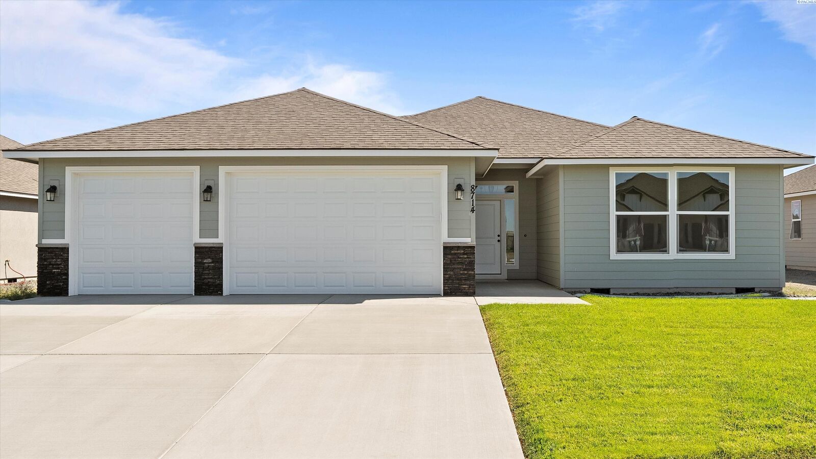 Property Photo: 8714 Ashen Dr WA 99301