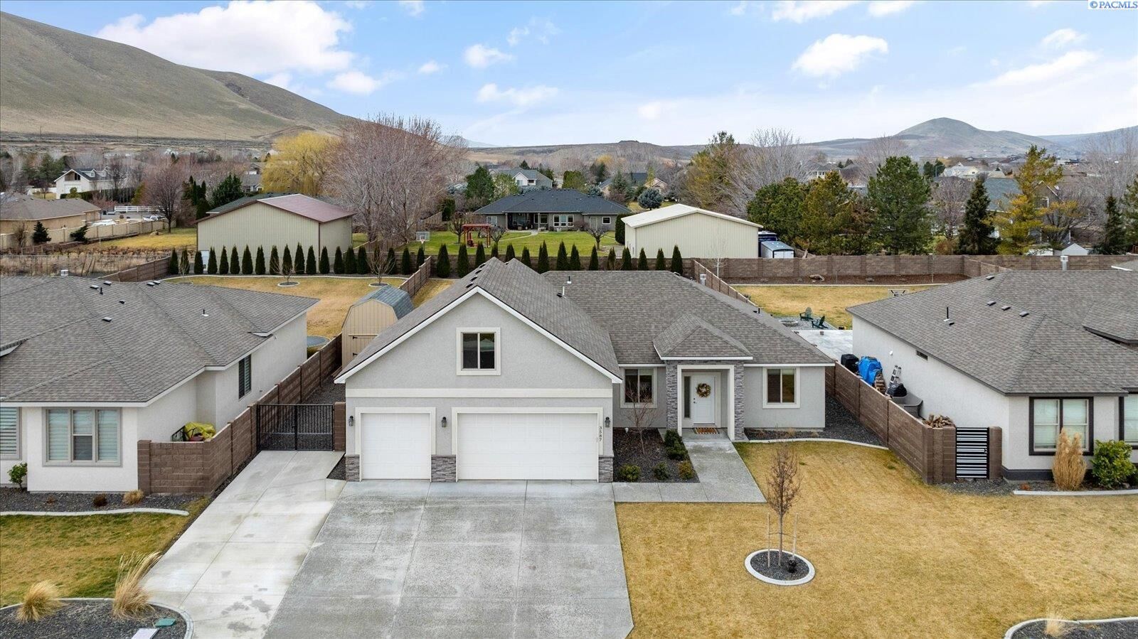 Property Photo:  3587 Curtis Drive  WA 99353 