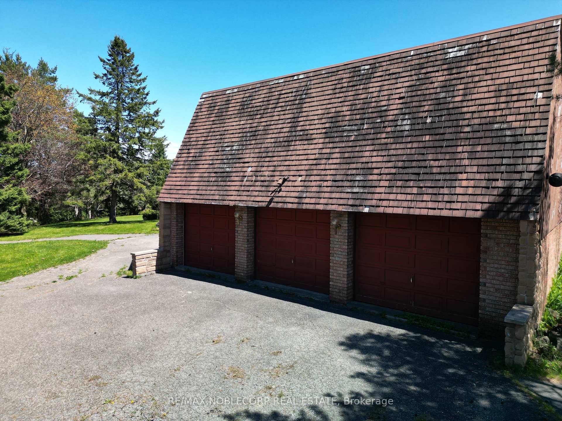 Property Photo: 7 Scott Crescent ON L7B 1E4