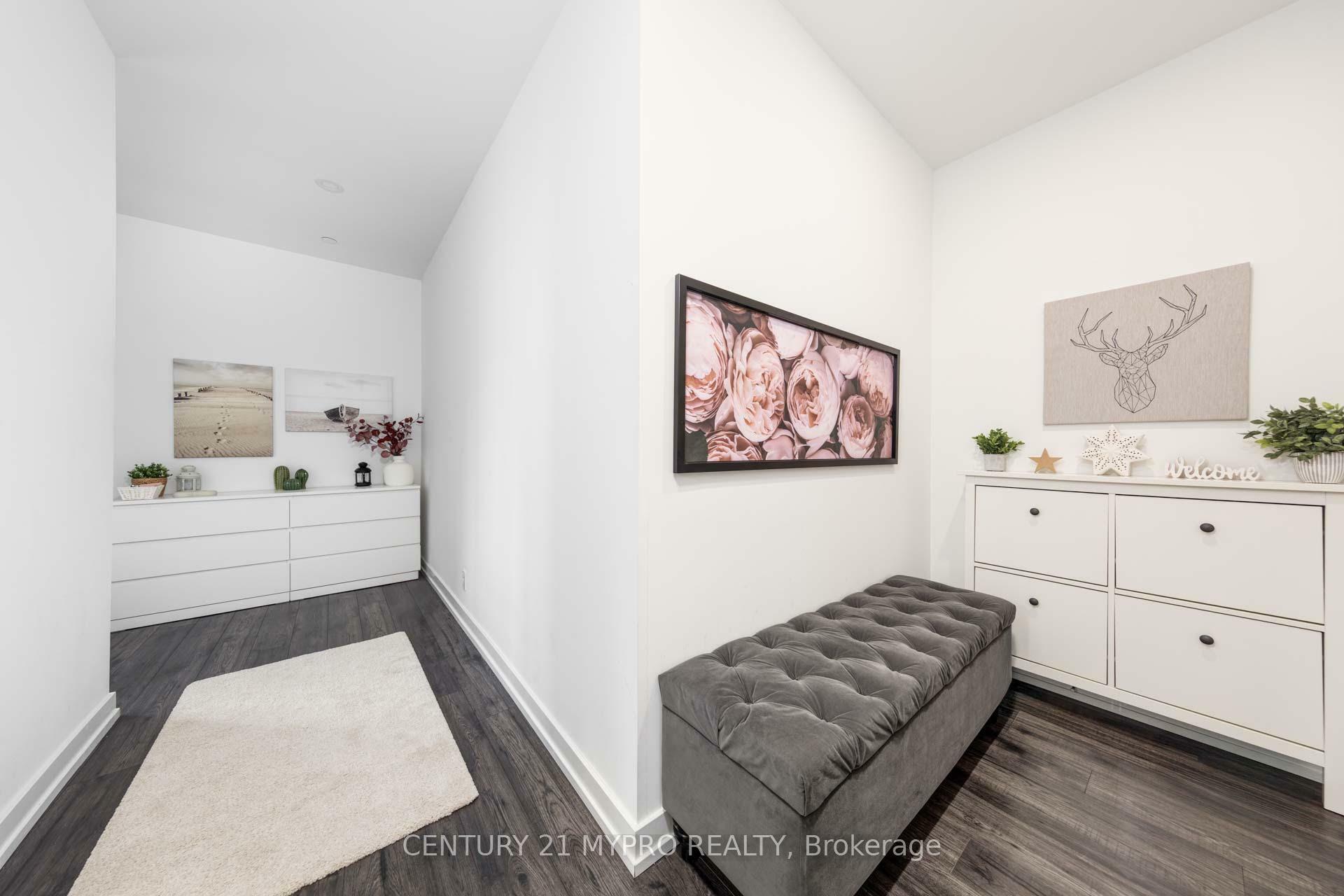 Photo de la propriété: 33 Helendale Ave 419 ON M4R 1C5
