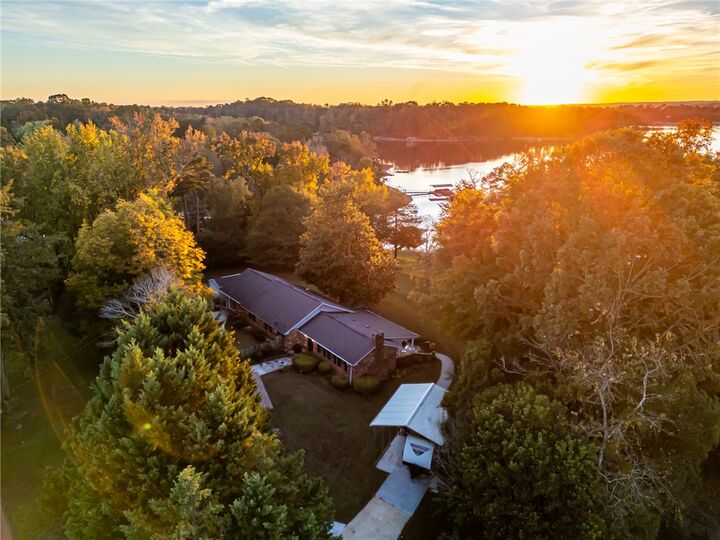 Property Photo:  215 Cedar Street  SC 29626 